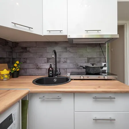 Cozy With Self Check-in & Free Parking 公寓 *