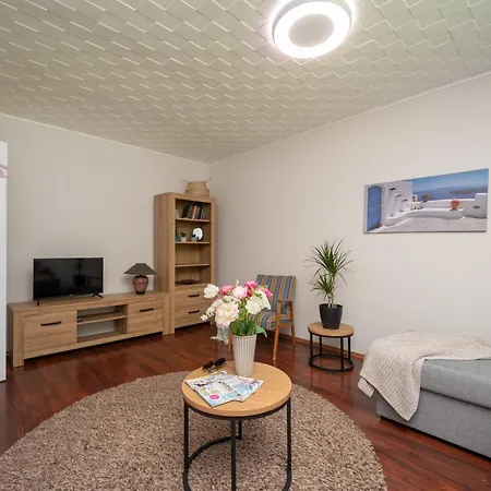 Apartman Cozy With Self Check-in & Free Parking