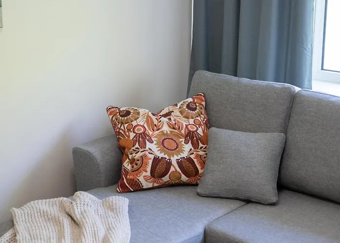 Cozy With Self Check-in & Free Parking Apartment *